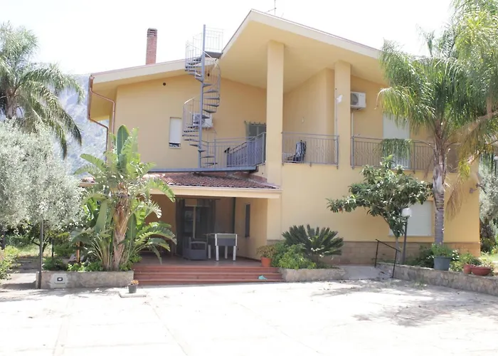Villa Giu, Indipendent Villa Near Airport And Sea