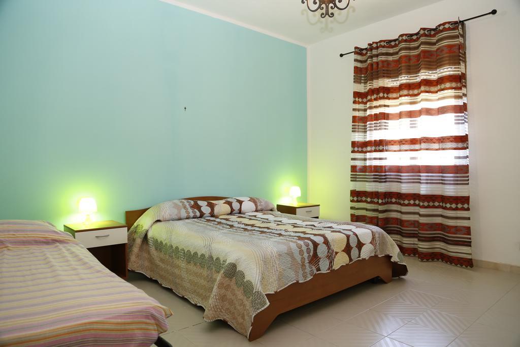 Holiday home Villa Giu, Indipendent Villa Near Airport And Sea *